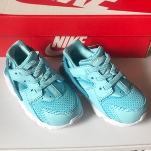 Nike Huarache toddler sneakers